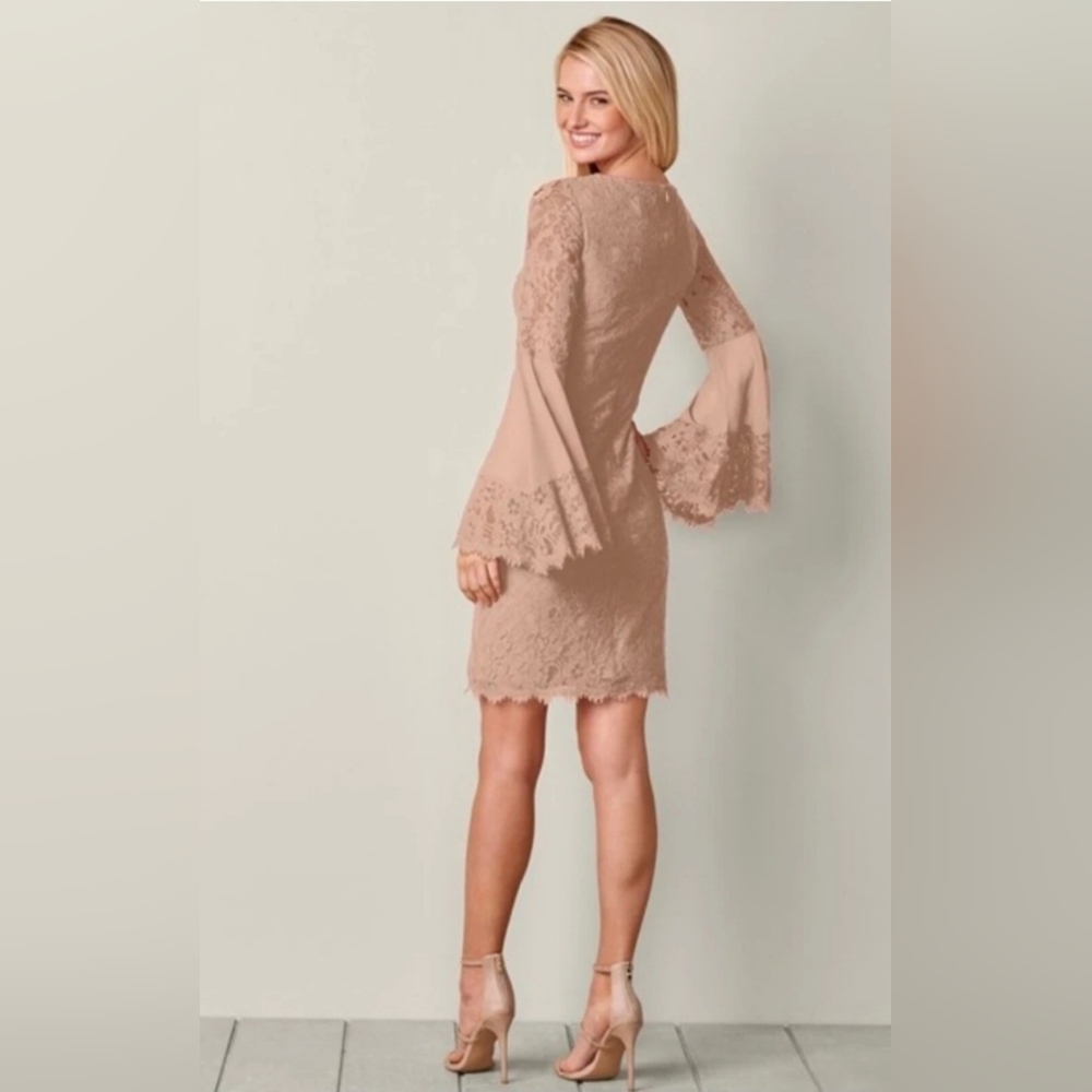 NWOT- Venus Bell Sleeve Lace Bodycon Dress size 2 Color- Nude